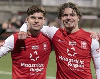 VIDEO: Voorbeschouwing op Jong PSV met jubilaris Tim Zeegers en coach Edwin Hermans